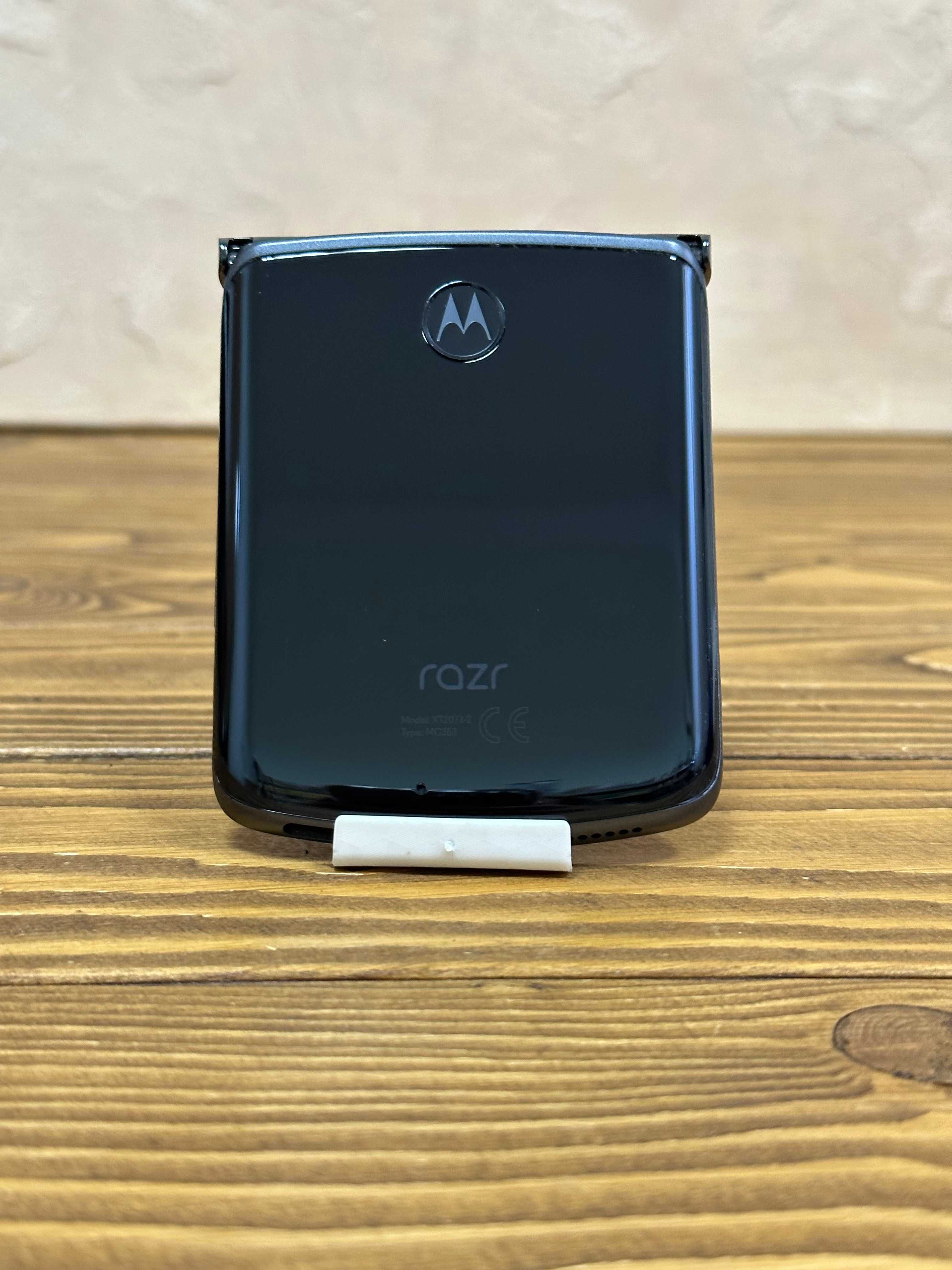 Смартфон Motorola Moto Razr 5G 256 Gb (49179) Підтримка 5G Уцінка