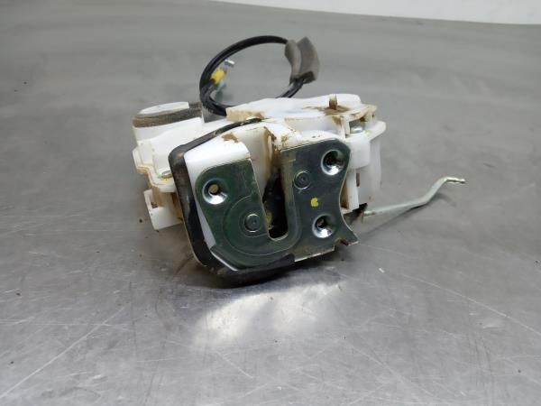 Fechadura / fecho porta trás esquerdo MITSUBISHI L 200 / Triton Pick U