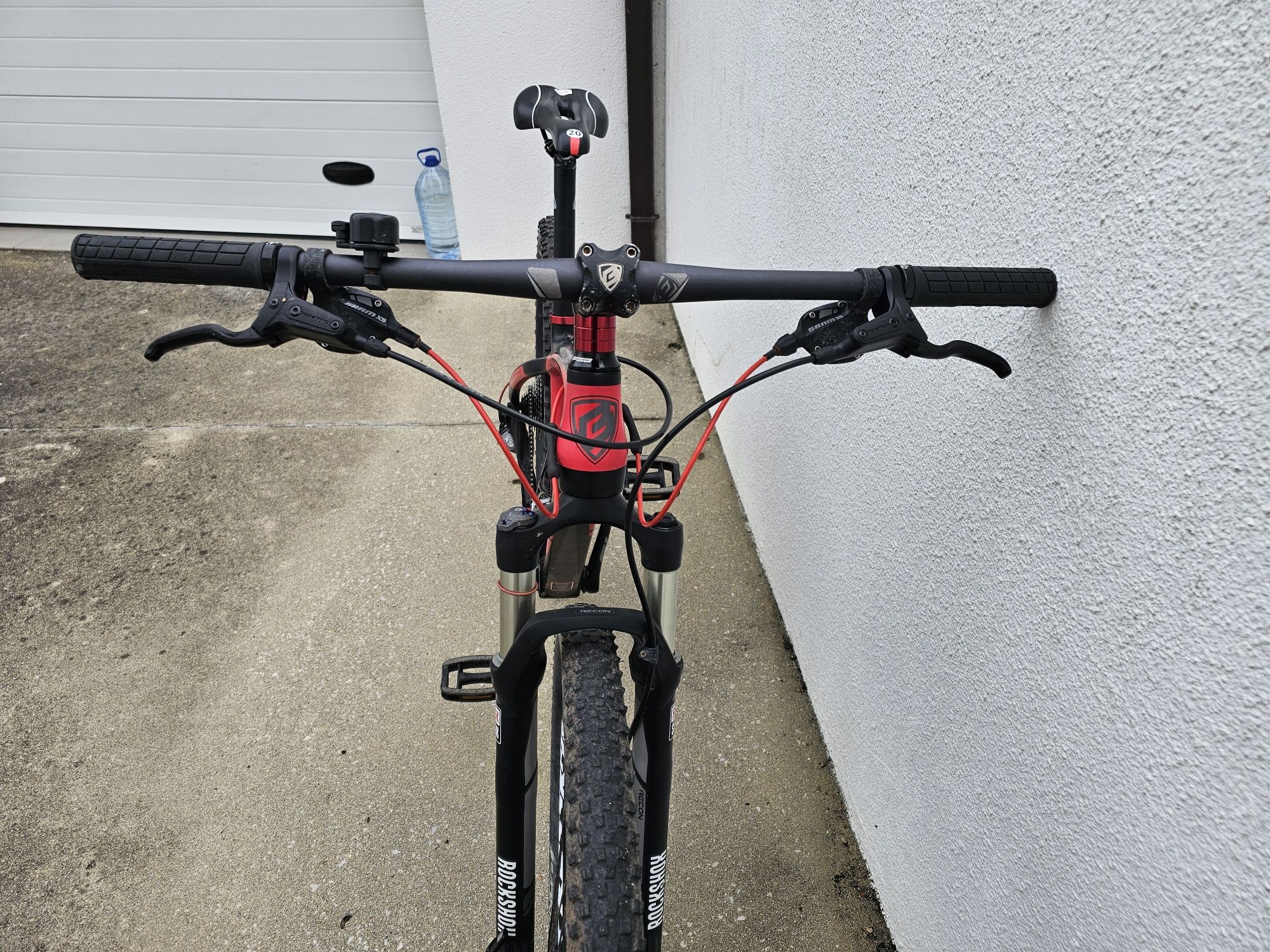 Bicicleta btt roda 29" carbono tam. M (óptimo estado)