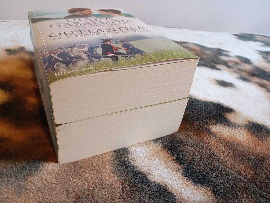 Outlander N.º 6 - Vol. I e II de Diana Gabaldon
Um Sopro de Neve e Cin