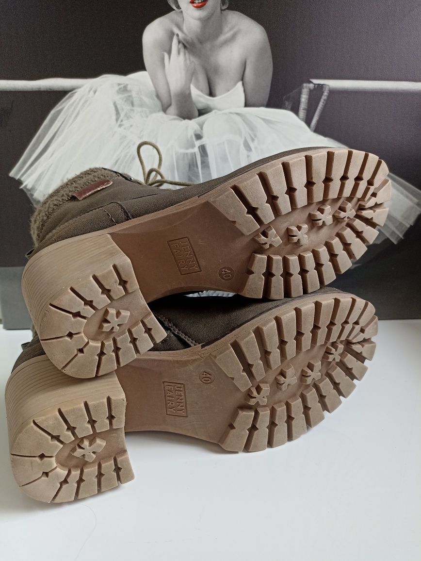 Jenny Fairy khaki botki sznurowane ,obcas klocek R.40