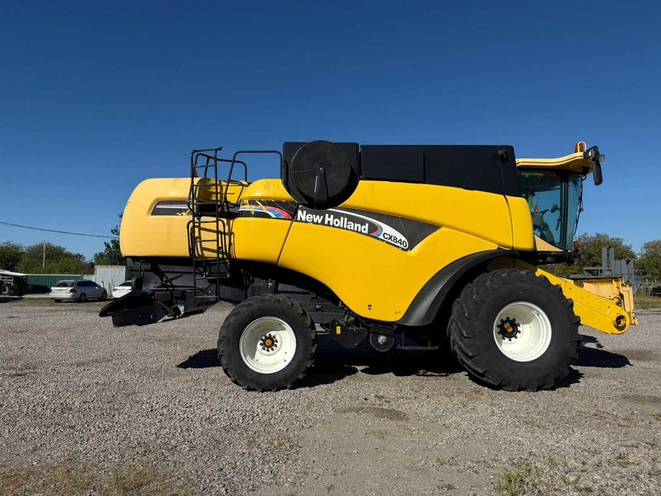 Зернозбиральний комбайн New Holland CX840