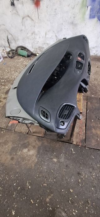 Торпедо, передня панель салона Renault Scenic III (2009-2016) 10121740