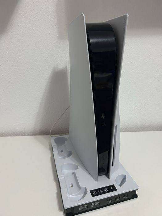 PS5 Standard Edition + 1 Comando + Base Carregamento