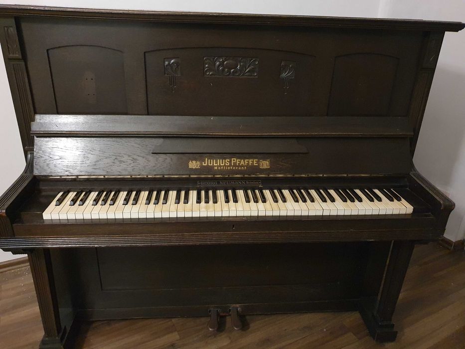 Pianino zabytkowe