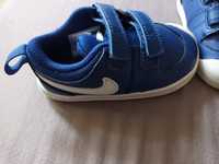 Buty sportowe nike 23.5