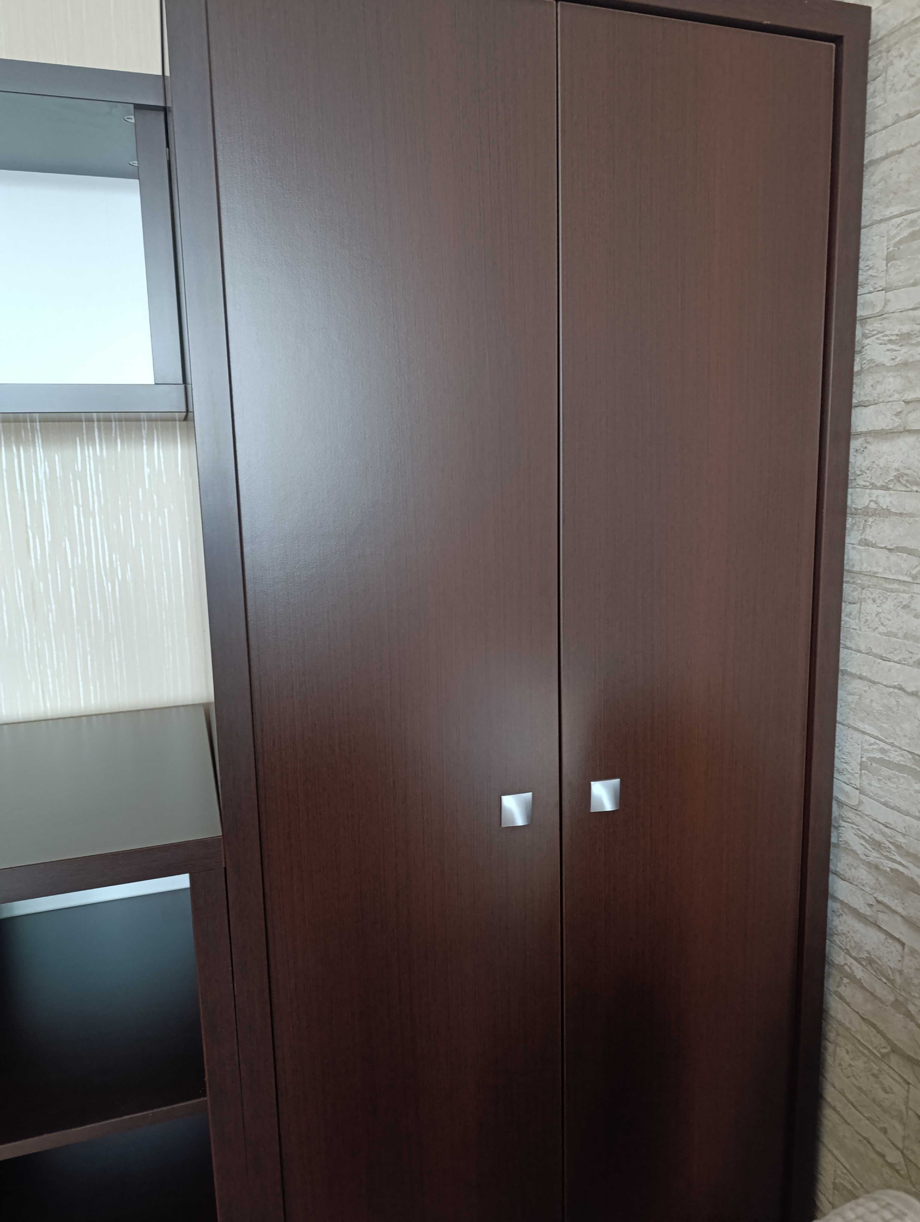 Solidne meble w kolorze wenge