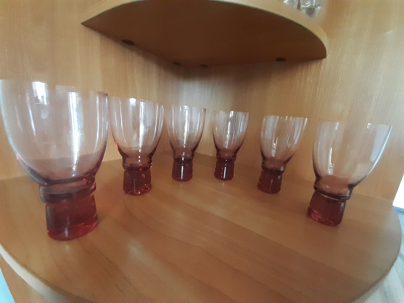 Хрустальные  фужеры  .