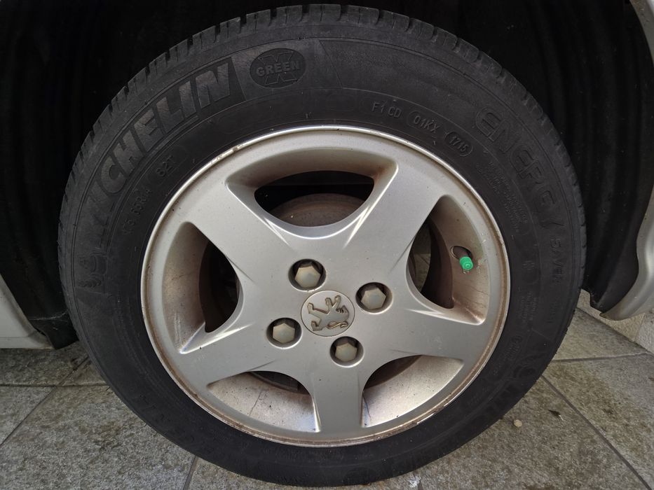 DiESEL 206 HDI Ar cond 130 k KM Tecto abrir Jantes espec Pegeout 5 Lug