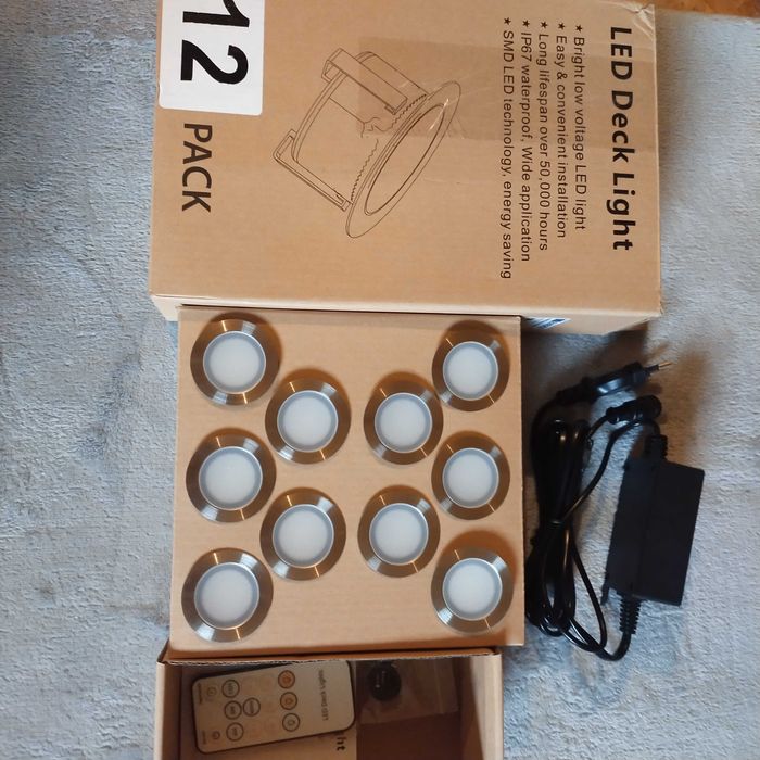 Zestaw 12 lampek tarasowych LED z pilotem,