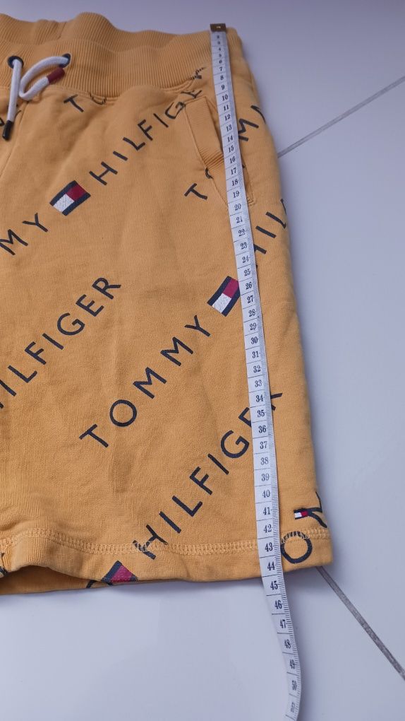 Krótkie spodenki Tommy Hilfiger rozm. 152