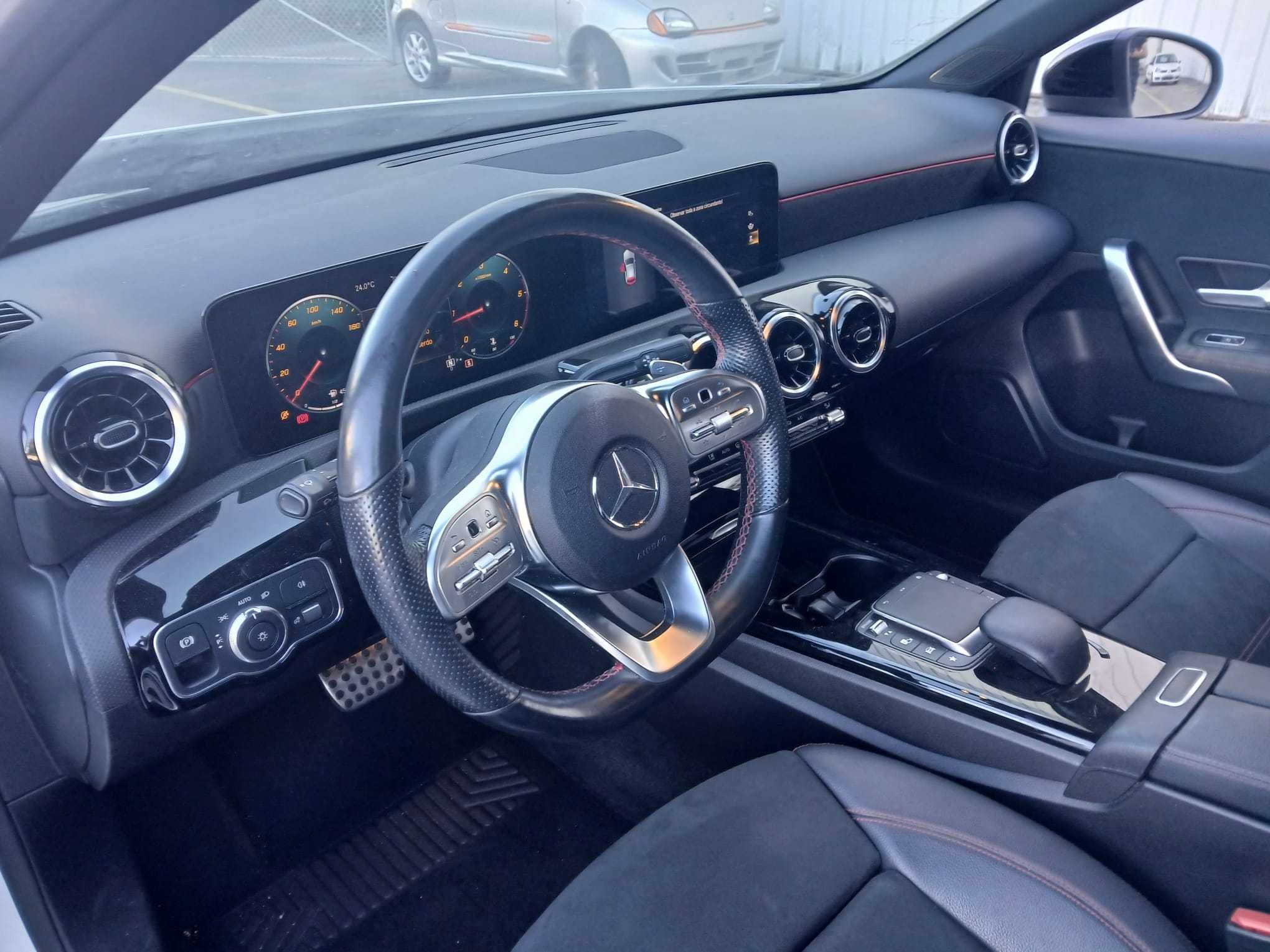 Mercedes-Benz Classe A180d 2021 - SALVADO - 83 MIL KMS!