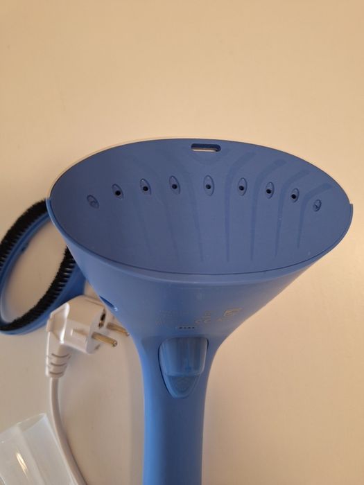 Vende-se Philips Vaporizador para roupa portátil GC300/20, como novo