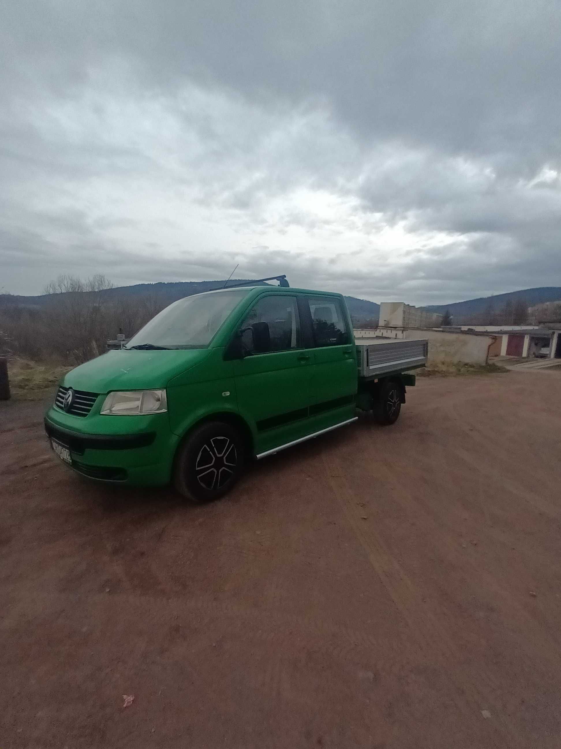 SPRZEDAM lub zamienię VW DOCA T5 1,9 TDi 105 km. PILNIE . Okazja.