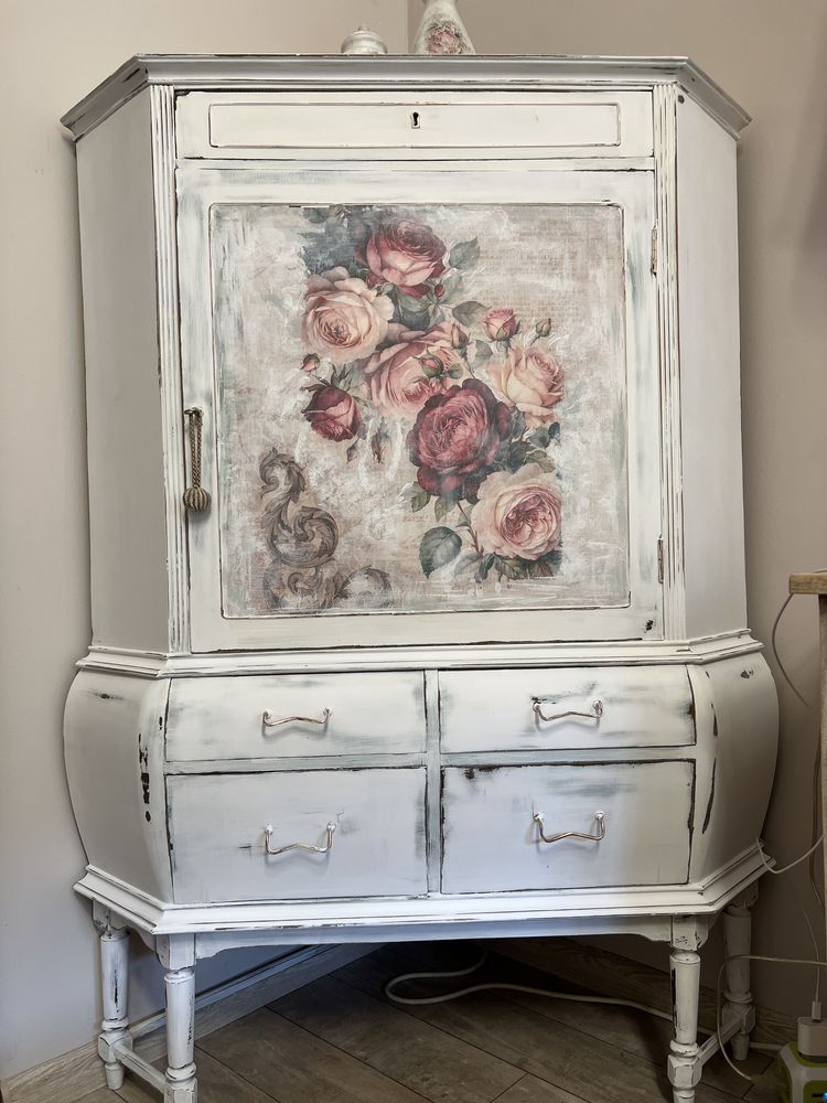 Komoda wysoka narożnikowa shabby chic