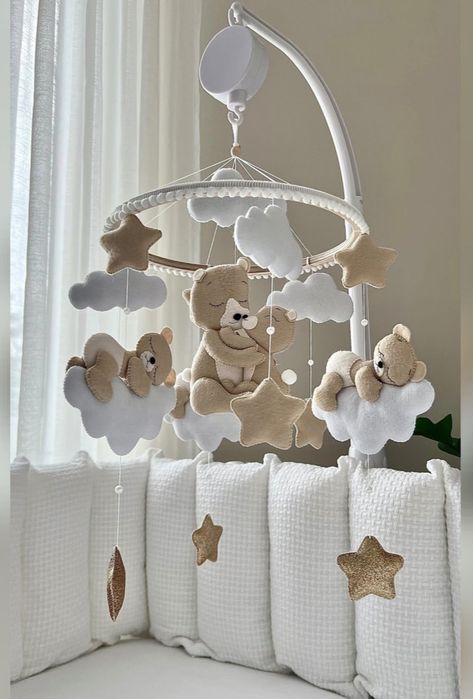 Дитячий мобіль на ліжечко