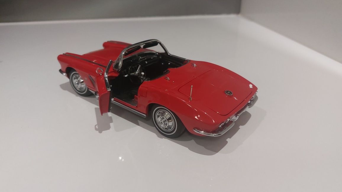 1:24 Chevrolet 1962 Danburi Mint