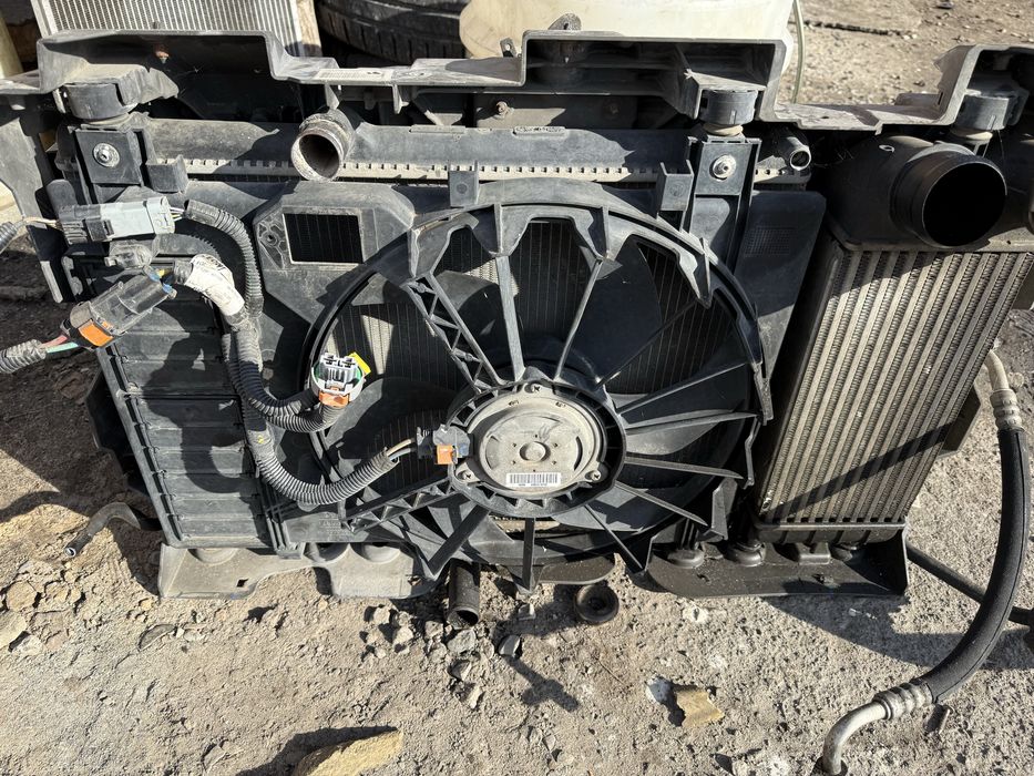 Дифузор касета радіаторів Renault Dacia 1,2 бензин Кліо Логан Дастер