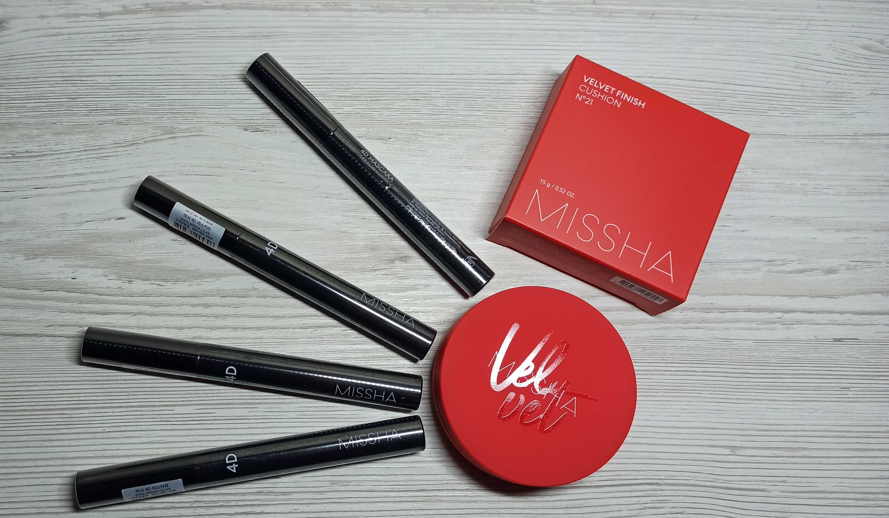 Missha Velvet КУШОН SPF50+/PA+++ та ТУШ 4D Mascara