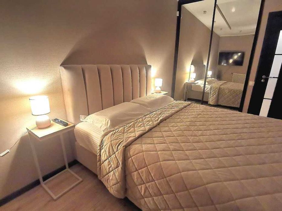 2-ком. квартира посуточно, почасово. Центр, ТЦ Украина. Подобово