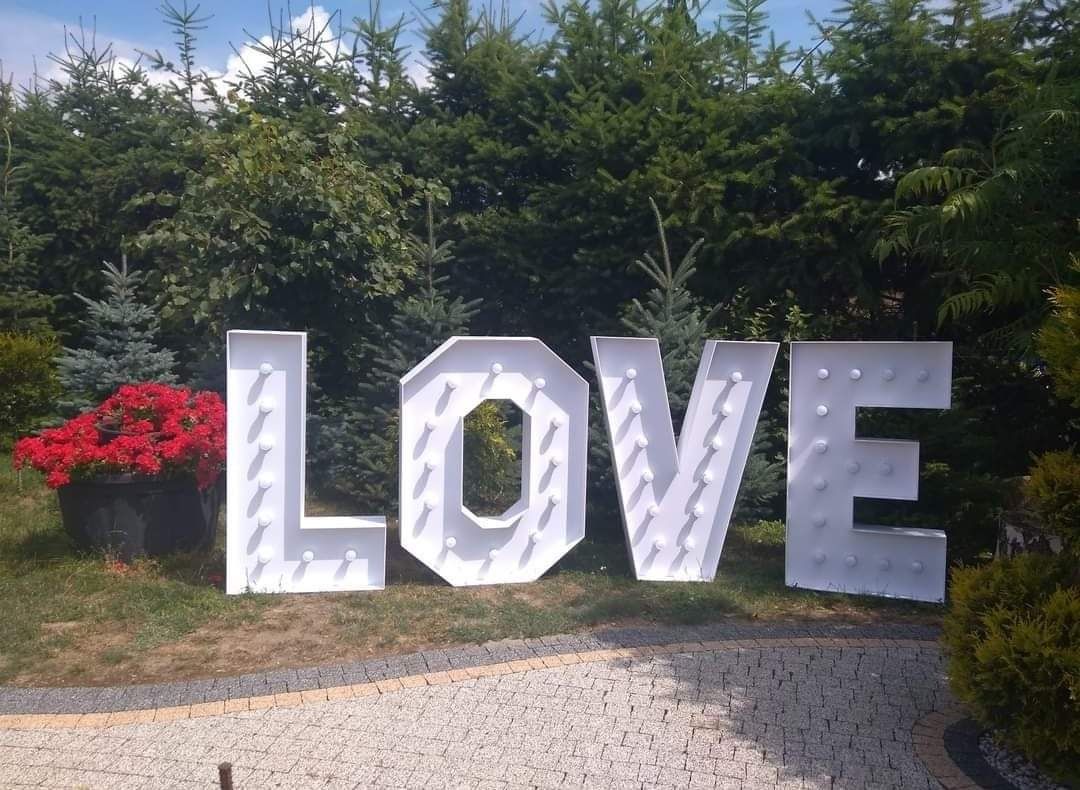 Podświetlany napis LOVE