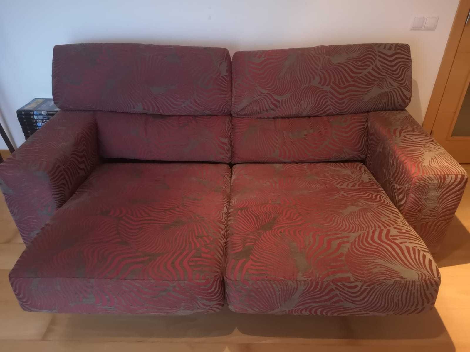 Sofá com chaise longa em bom estado