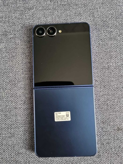 Samsung Galaxy Z Flip 7, 256 GB używany 5 dni