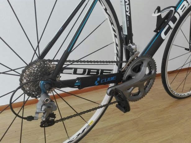Bicicleta estrada Cube