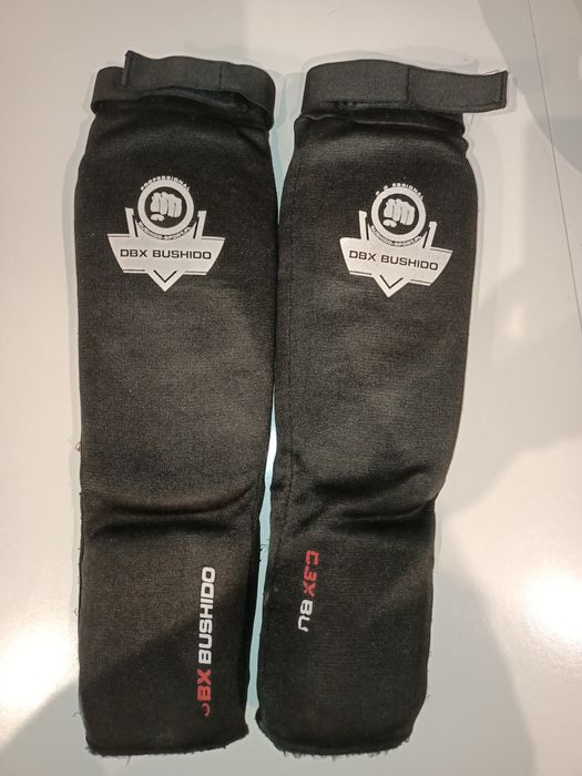 Komplet ochraniaczy; golenie, krocze, kask sporty walki