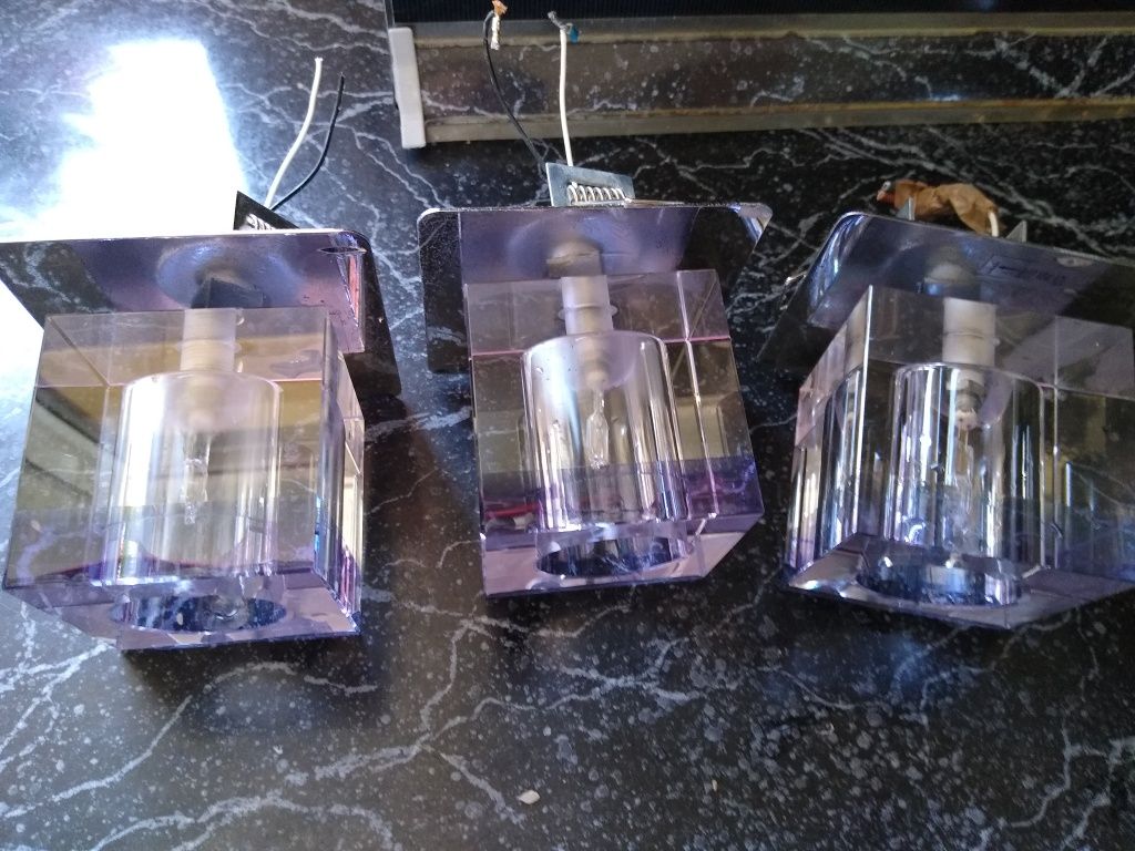 Lampki podwieszane do sufitu szklana obudowa 3 szt bardzo ładne