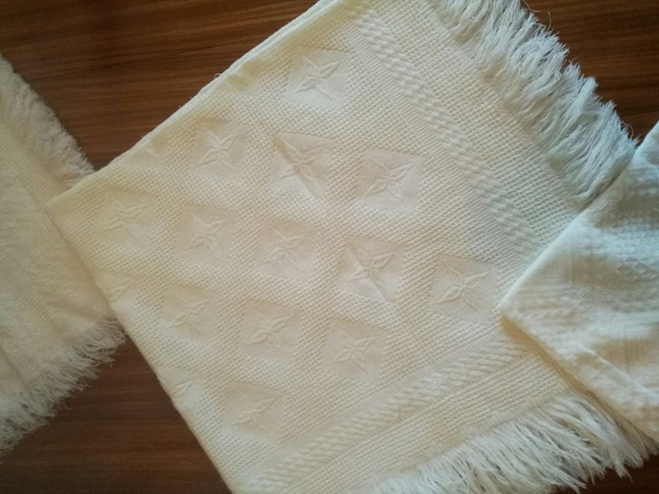 Mantas /xailes brancas para bebé