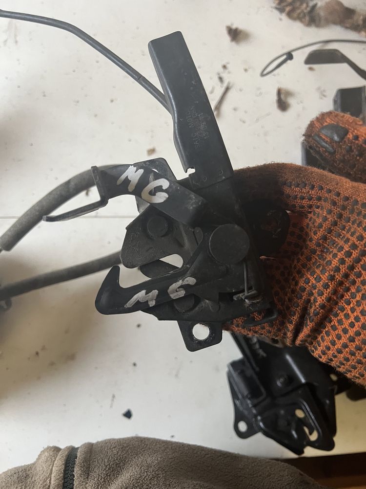 Замок капота mg 5 cross