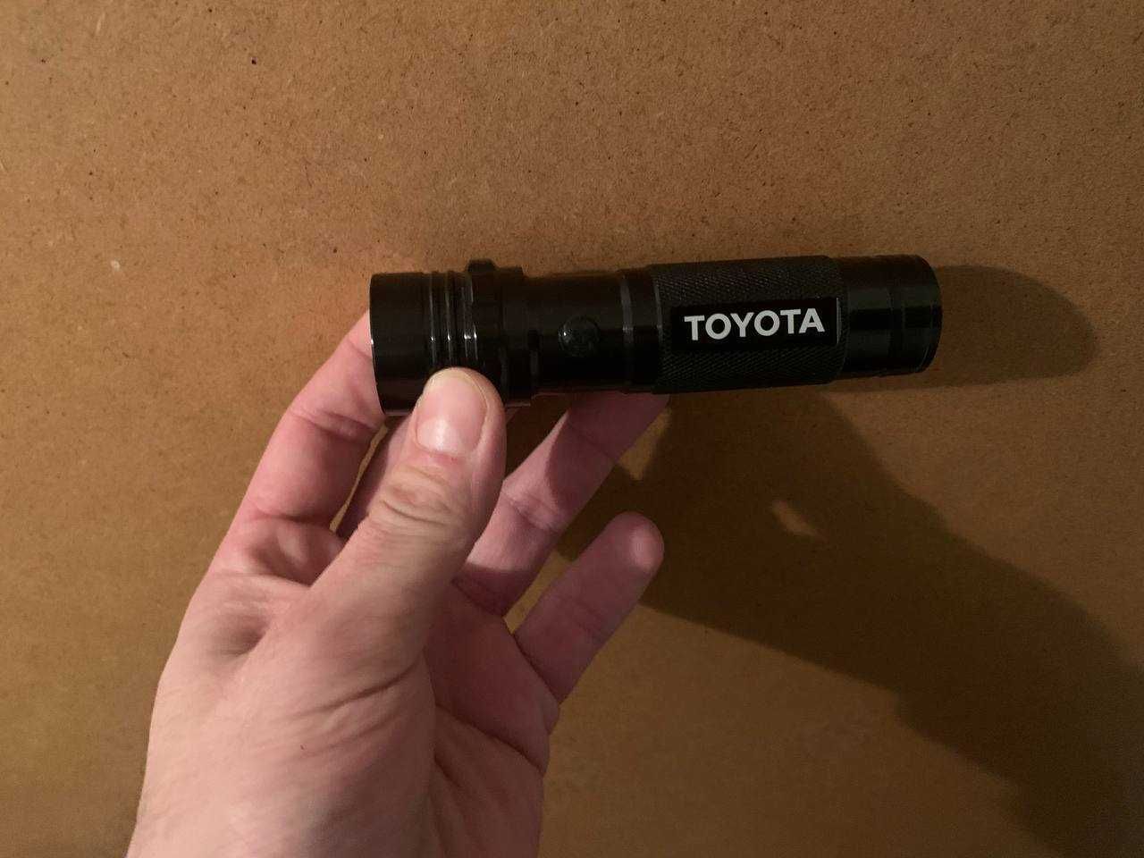 Ліхтарик компактний Toyota