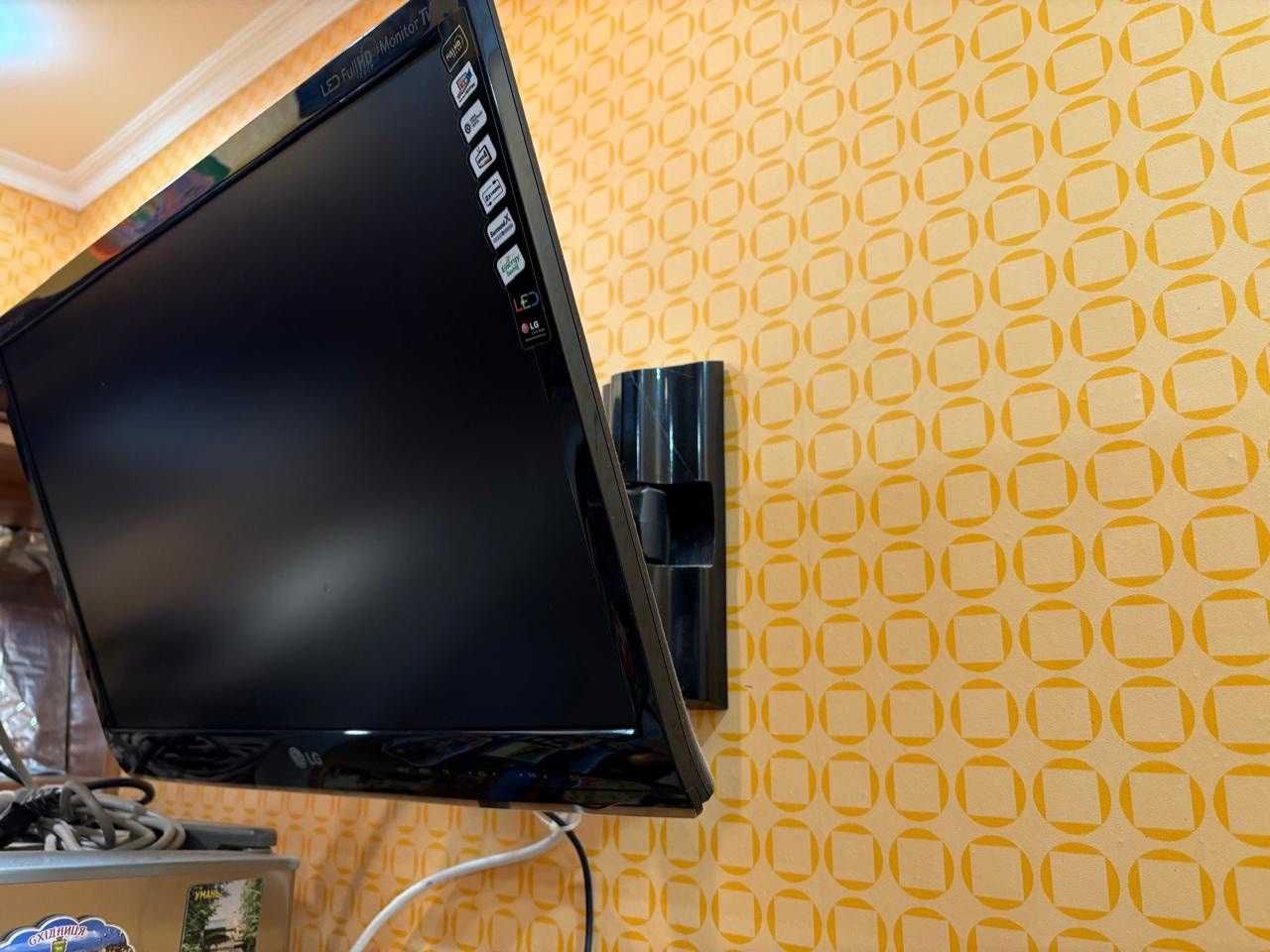 Телевізор LG, з кронштейном