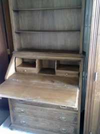 Escrivaninha de madeira antiga