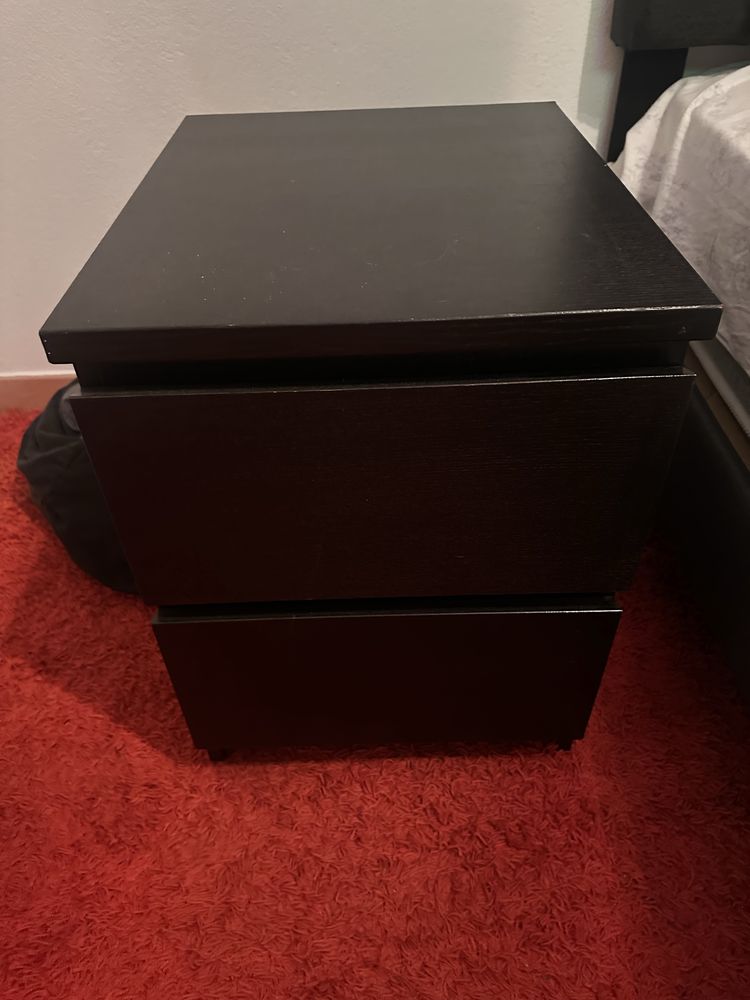 Mesa de cabeceira  preta nova