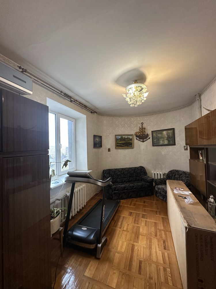 Продам! 3 кімнатну квартиру по вул.Словʼянській 10