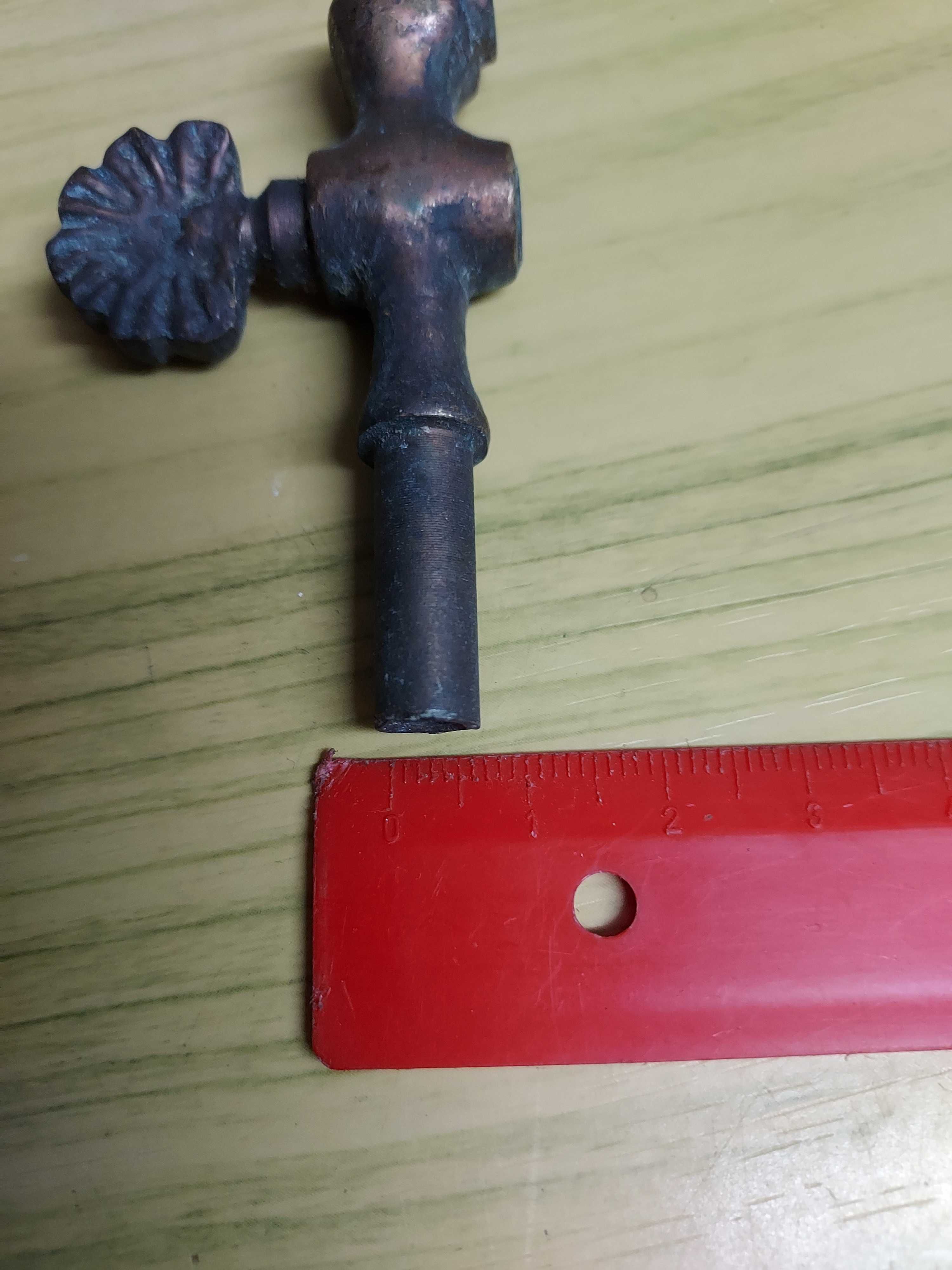 Lote de 26 Torneiras para Fonte ou Pipo – 17 Pequenas + 8 Mini