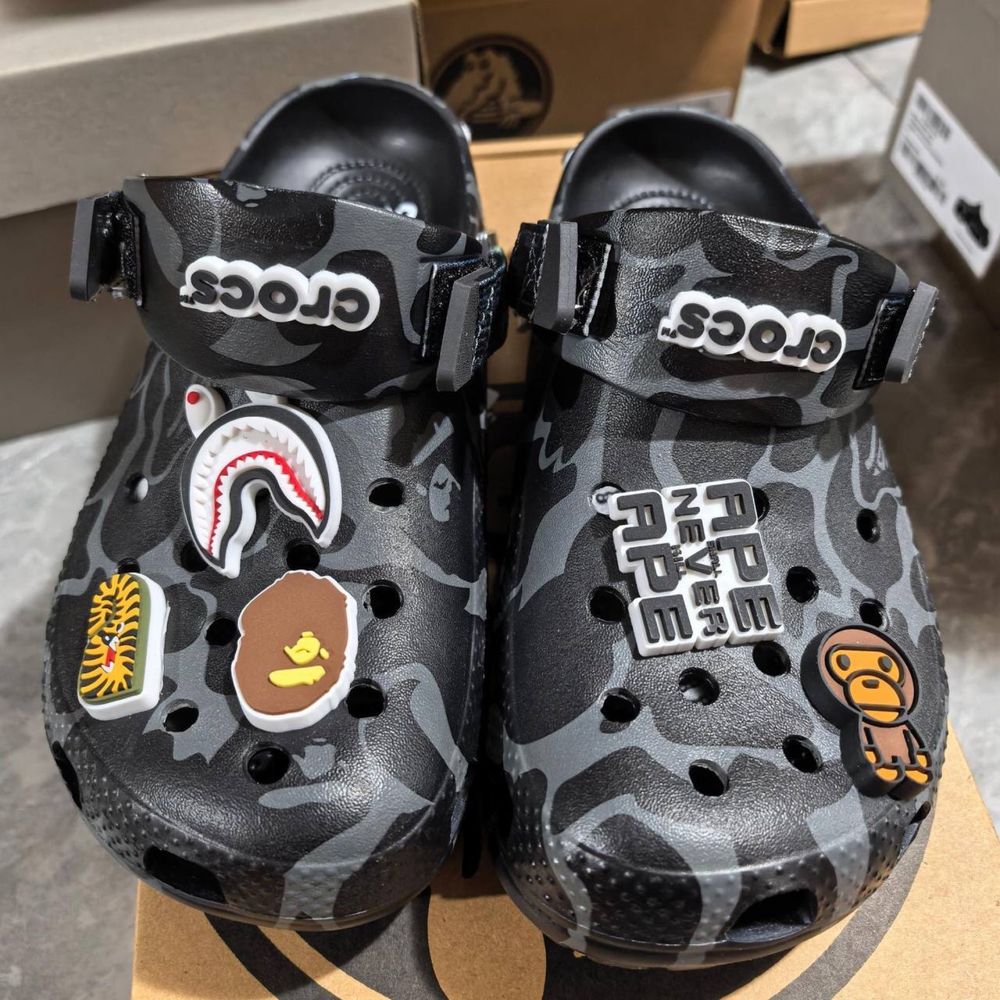 Тапочки Crocs x Bape