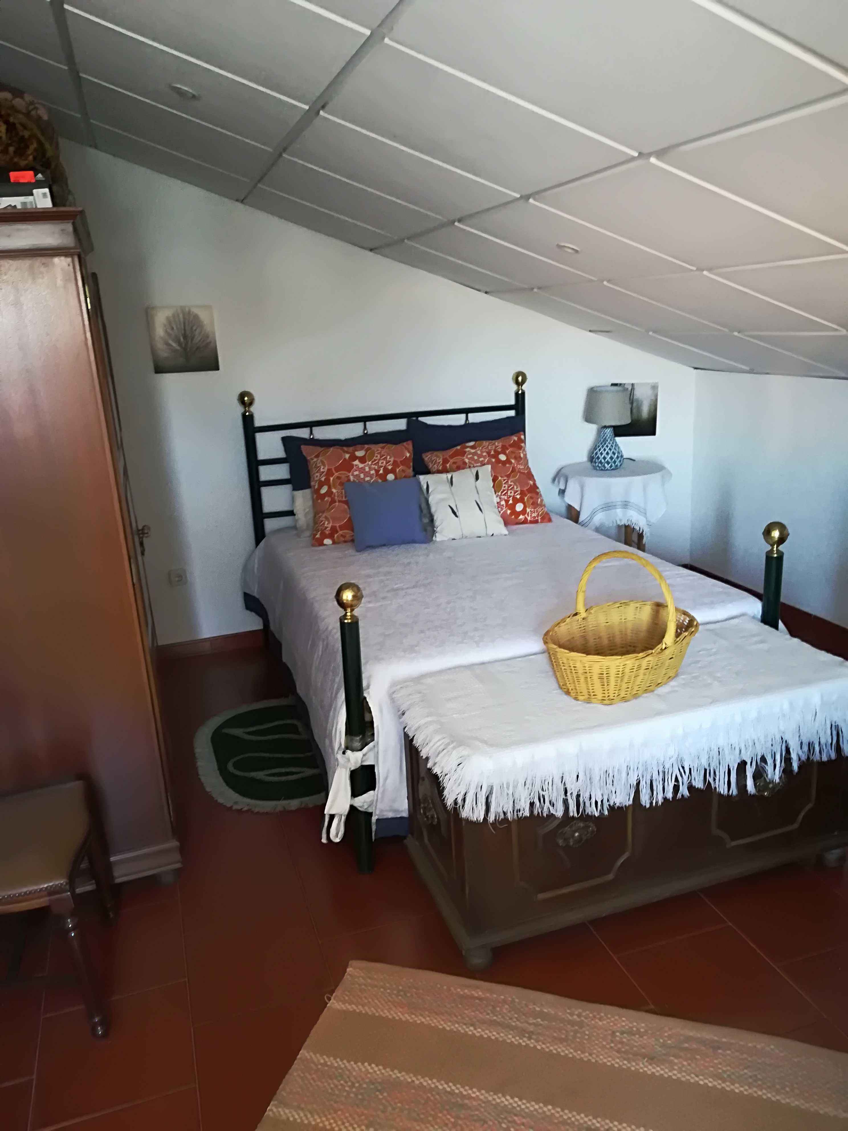 Moradia bifamiliar em Chainça, Abrantes com sótão, estilo duplex