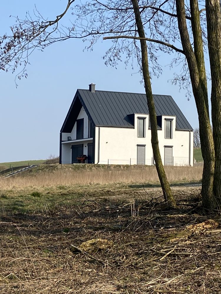 Dom z linia brzegową