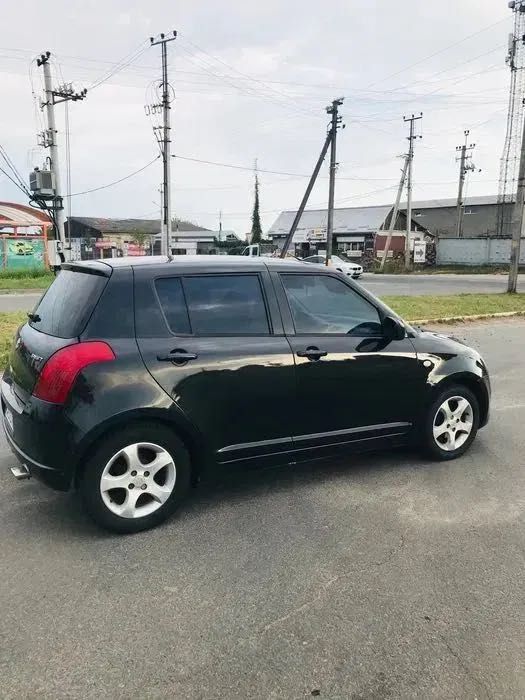 Suzuki Swift авто