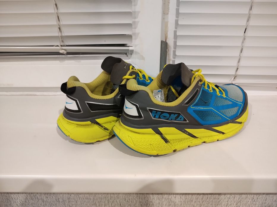 Кросівки для бігу Hoka