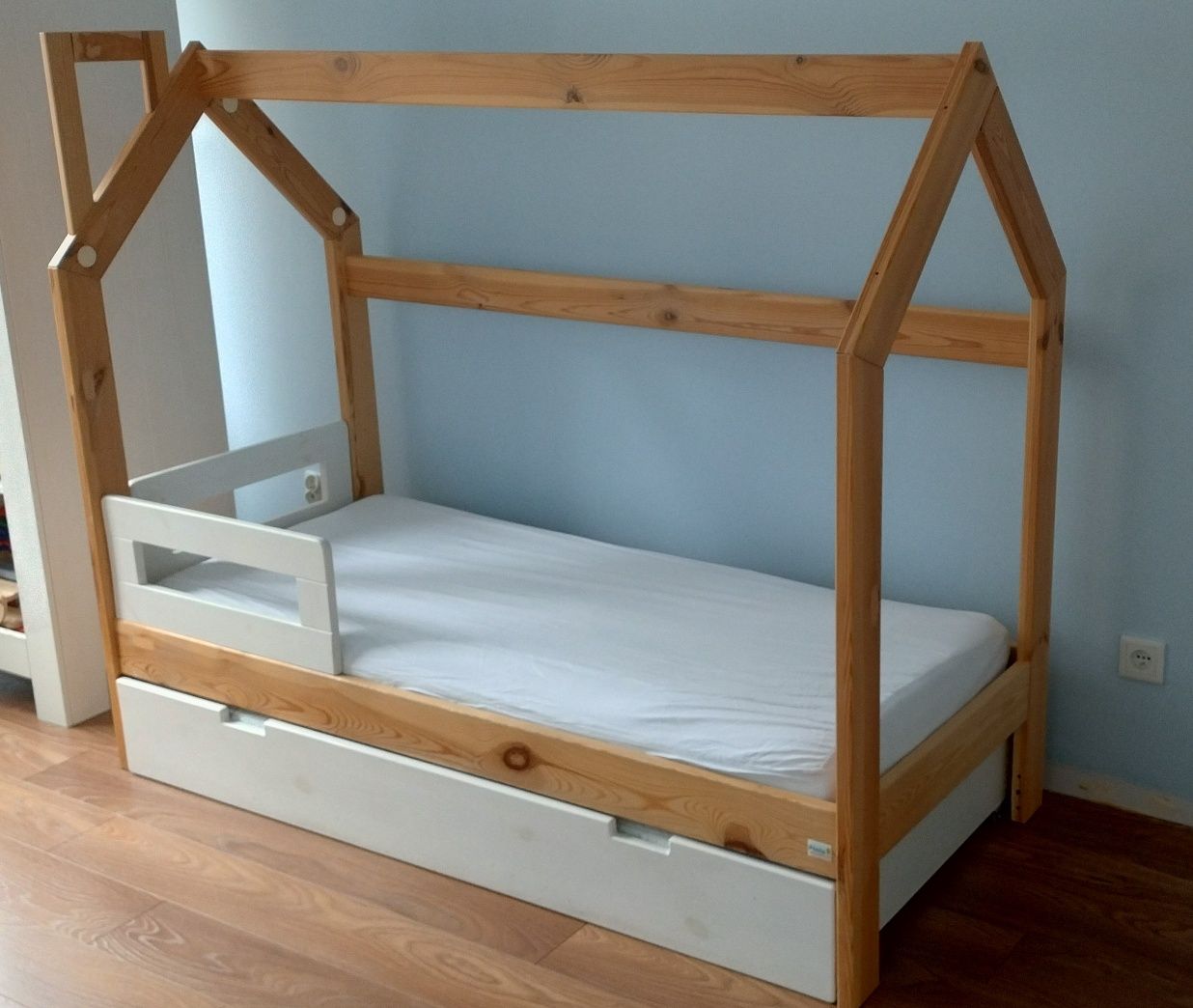 Łóżko domek Pinio dla 2 dzieci szuflada z funkcją spania 160x70