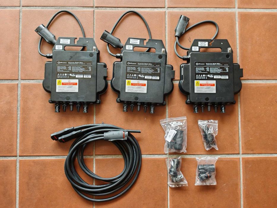 Conjunto de 3 microinversores APsystems DS3-L - NOVO