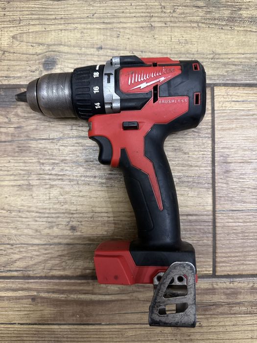 Wiertarko-wkrętarka udarowa Milwaukee M18 CBLPD | 60 Nm