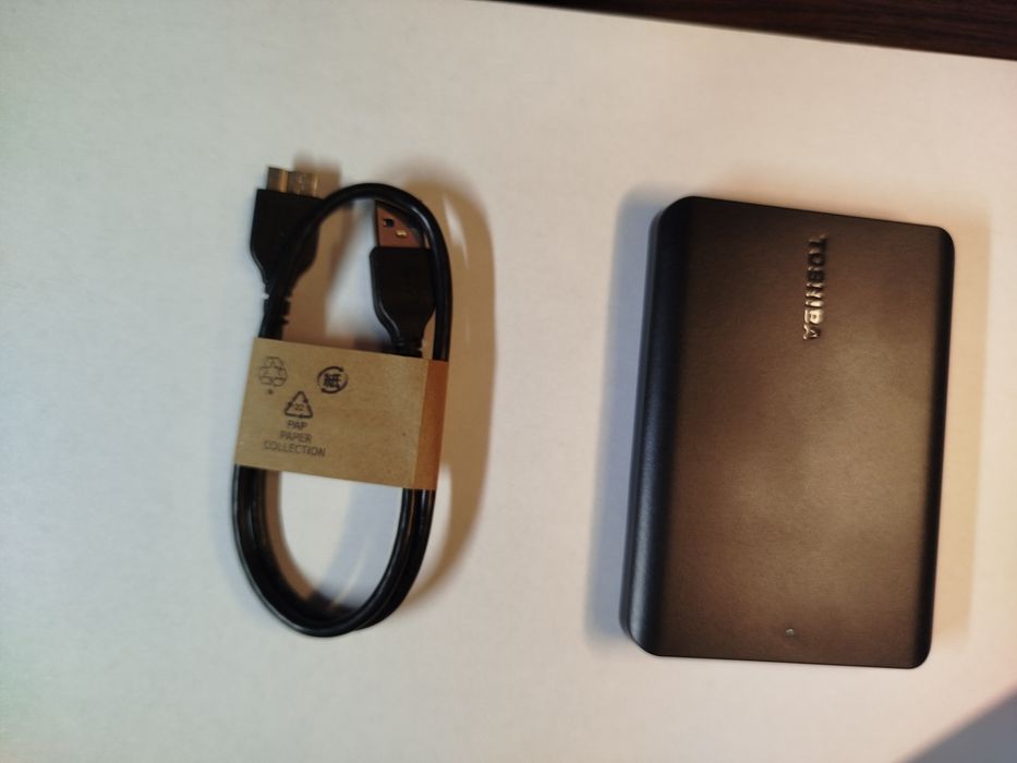 Зовнішній жорсткий диск Toshiba Canvio Basics 1TB (Новий, запакований)