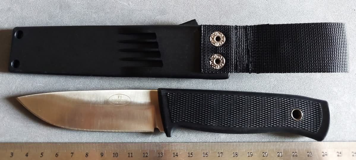 Faca Fallkniven militar Suécia
