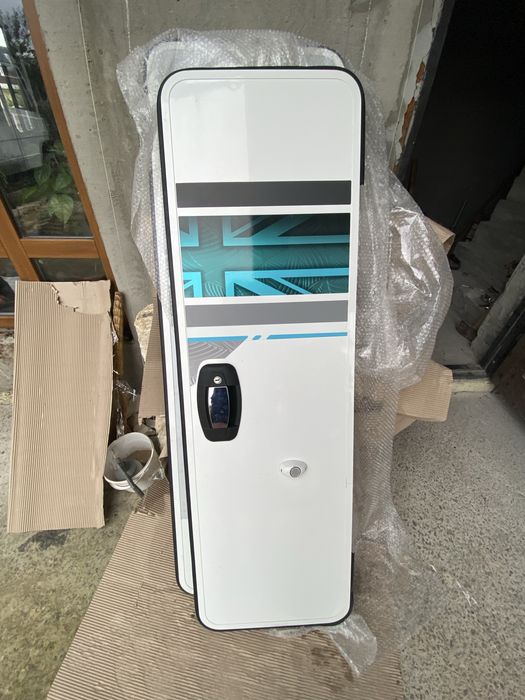 Дверь кемпер караван автодом