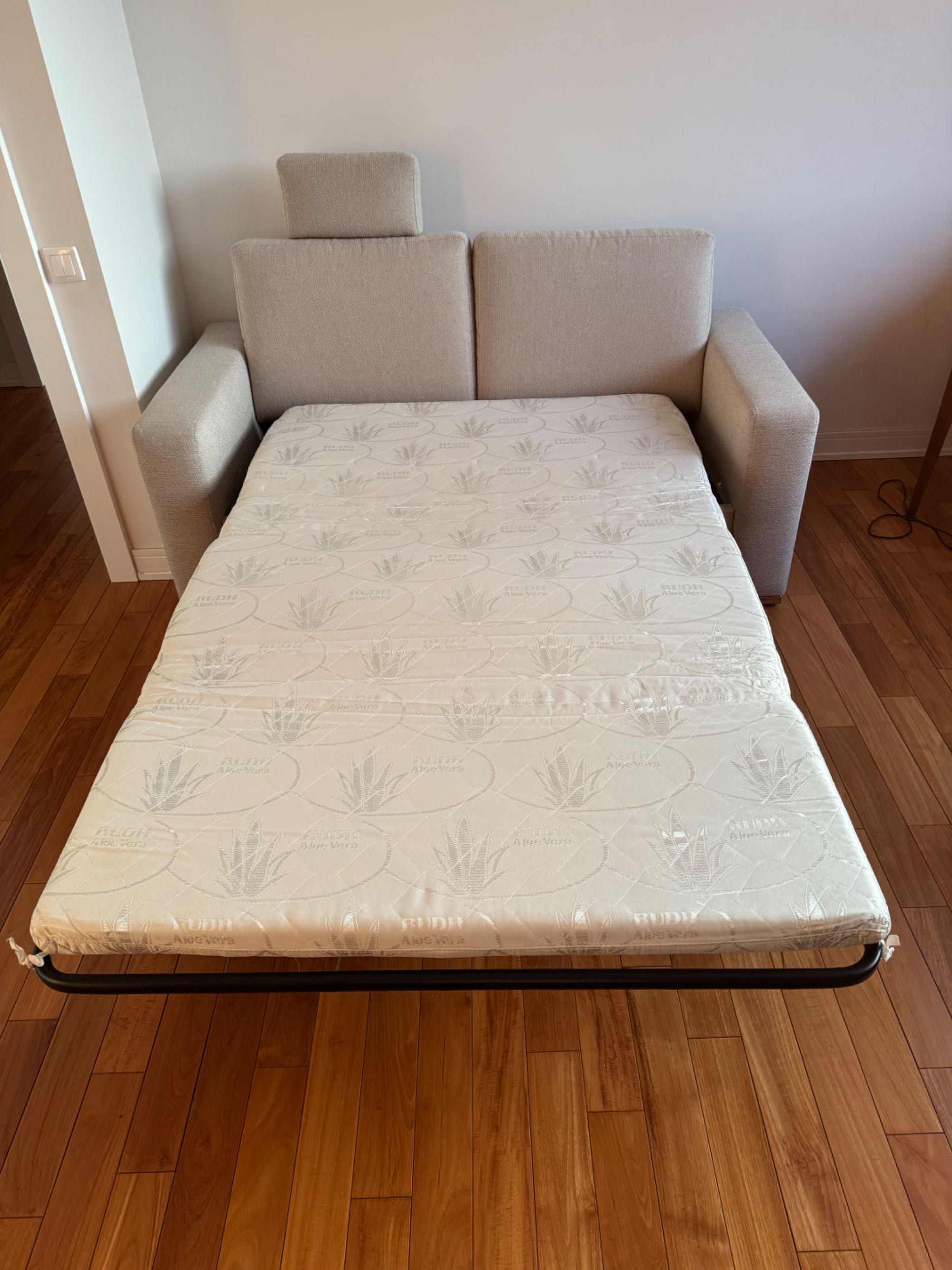 Sofa dwuosobowa 120 cm